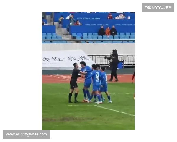 渝超联赛冲突后续:球员袭击裁判被禁赛五年